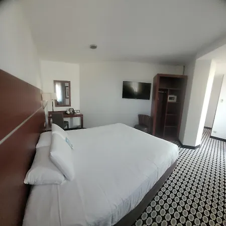 Kyriad Centre Gare - Atrium Hotel