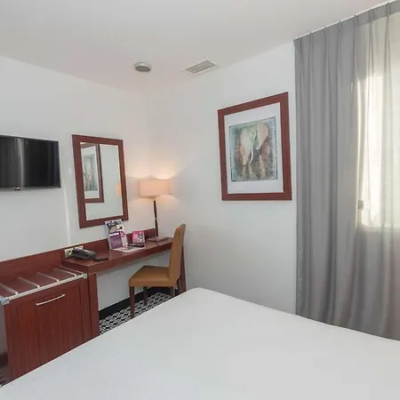 Kyriad Centre Gare - Atrium Hotel 3*